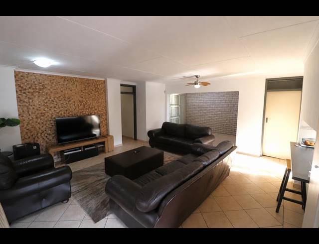 3 BEDROOM TOWNHOUSE FOR SALE IN RANDPARK RIDGE